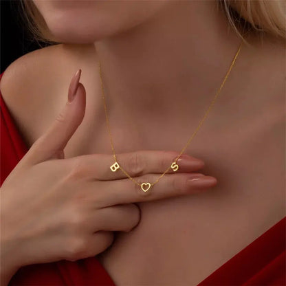 Middle Heart Necklace